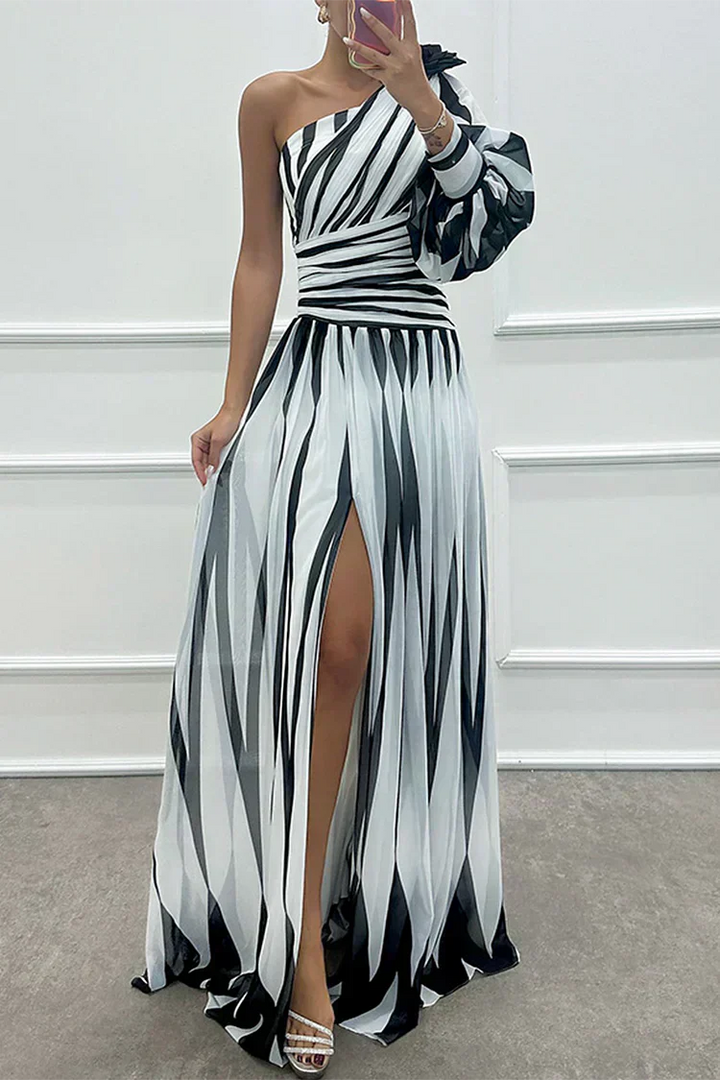 Fenna™ - Elegant Long Dress with One Shoulder