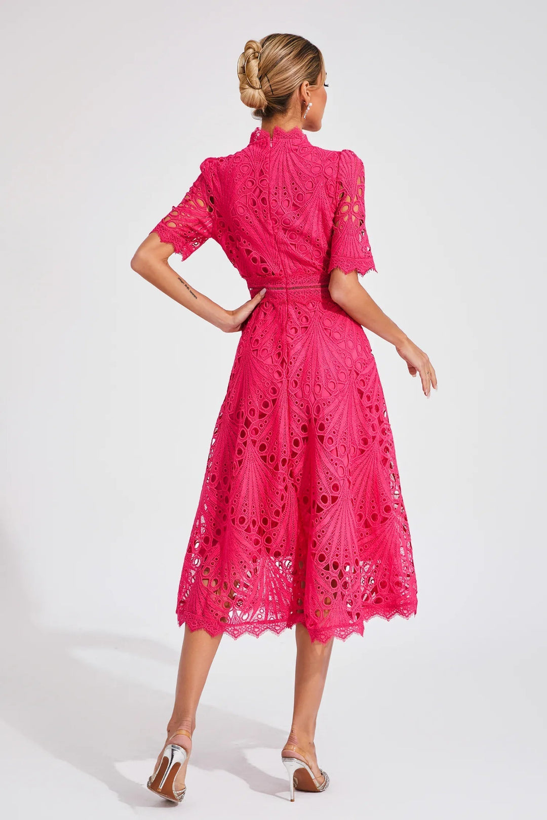 Giada Midi Lace Dress – Cut-Out Detail and Short Sleeves for an Elegant Look