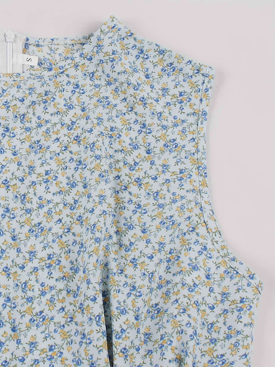 Lily Summer Dress for Women – Sleeveless Midi Dress with Floral Print and Elegant Cut